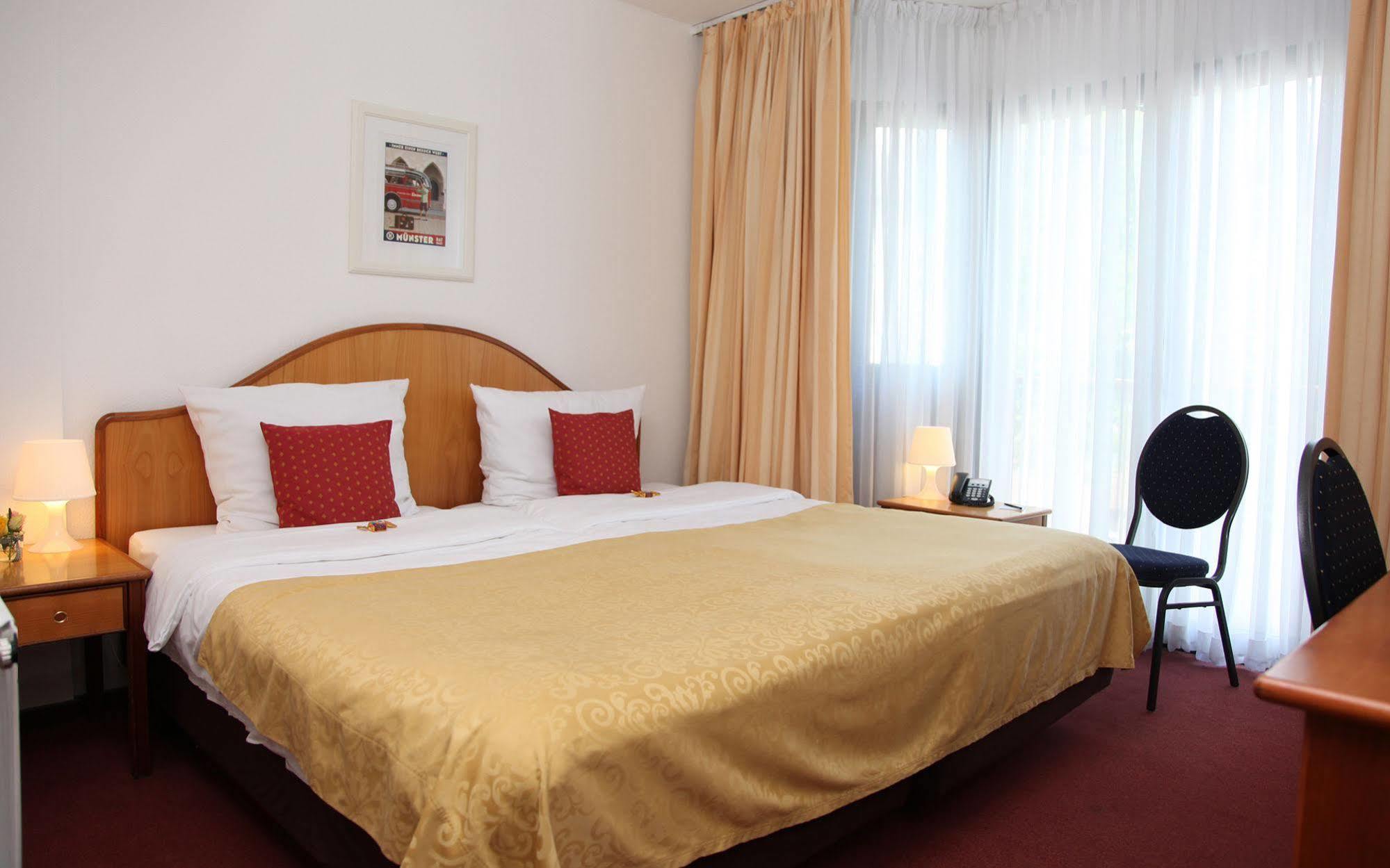 Cityhotel Amadeus Мюнстер Екстер'єр фото